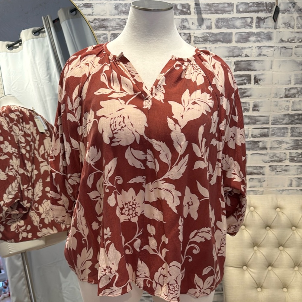 Easel Coffee Floral Blouse